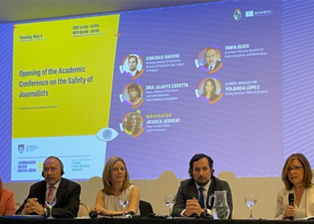 VOA Photo: At the UNESCO conference, a panel moderated by Jessica Jerreat, VOA Press Freedom Editor (Center) with Acting VOA Director Yolanda López (R) delivering the keynote as scholars presented new research.