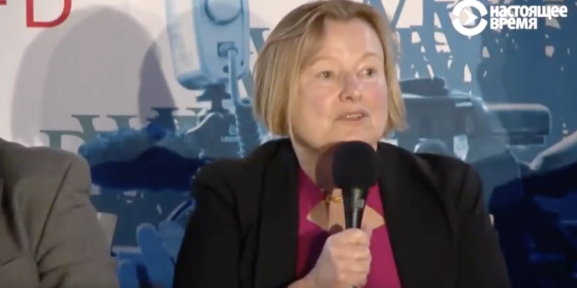 Politico Blasts USAGM CEO Amanda Bennett’s Predecessor Michael Pack, Overlooks Her Record at VOA